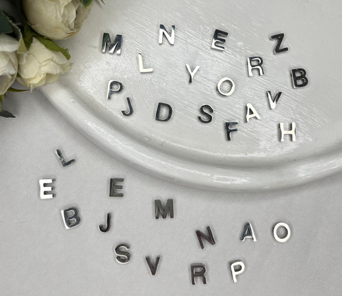بین کاری حروف سه بعدی استیل نقره ای (حداقل ۵ عدد)